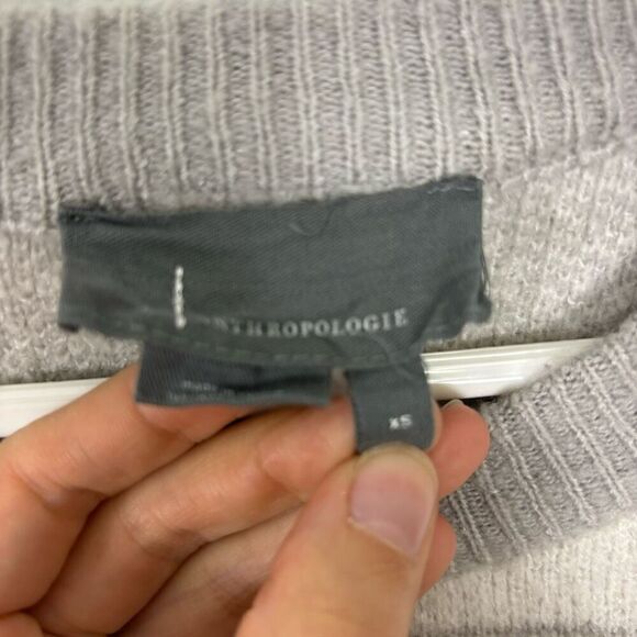 Anthropologie Grey and White Plaid Fleece Sweater w/ White Button Up Under - Picture 4 of 5